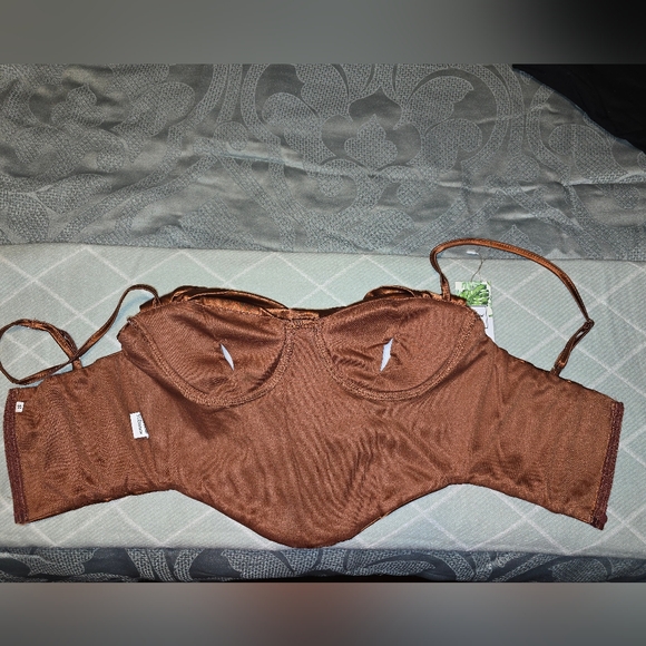 Women’s satin cowl neck spaghetti strap bustier corset crop top - Picture 3 of 4